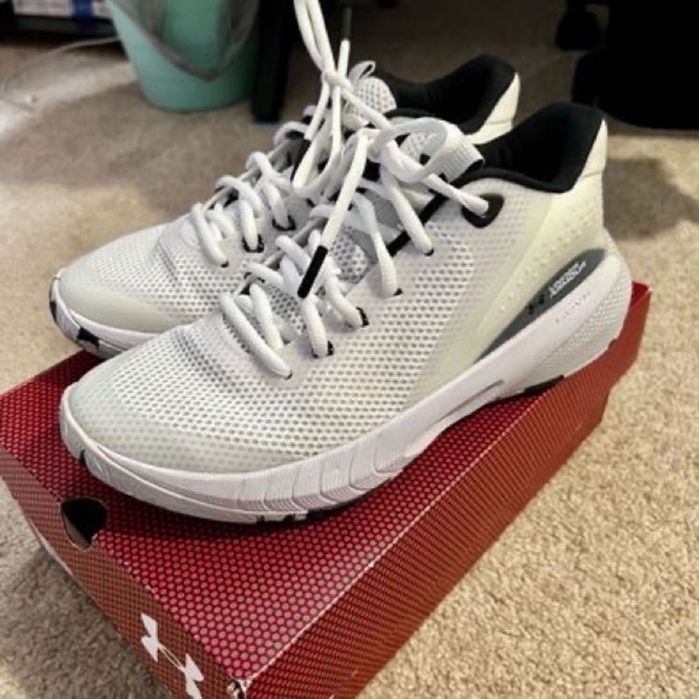 White Under armour Women Sneakers Size 7.5